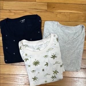 3 T-Shirt Bundle (XXL) - Old Navy Graphic and Solid Tees - Navy, Cream, Gray